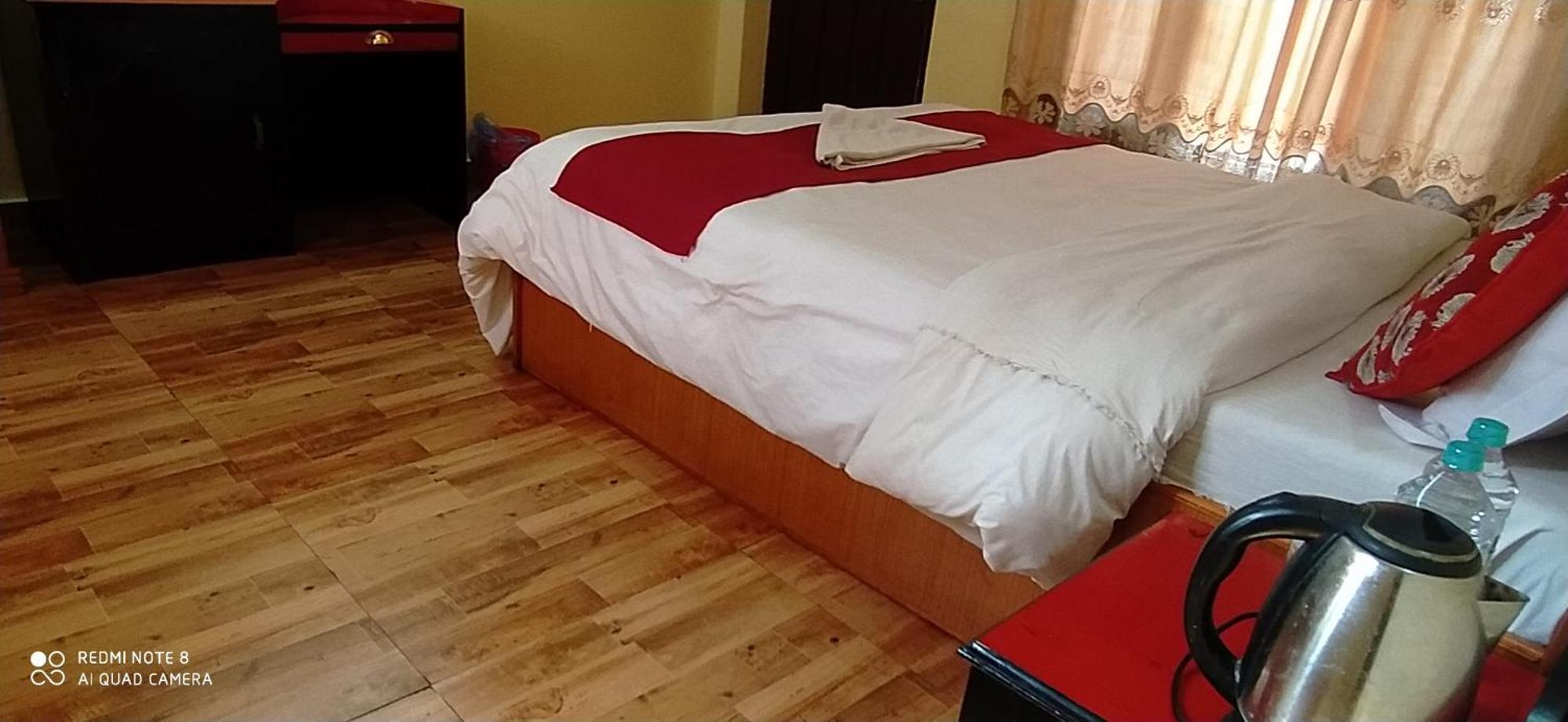 Hotel Plaza Nepal Pokhara Kültér fotó