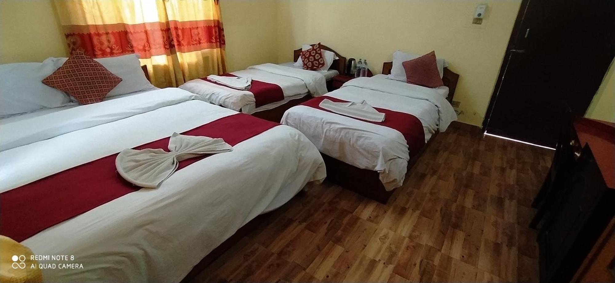 Hotel Plaza Nepal Pokhara Kültér fotó